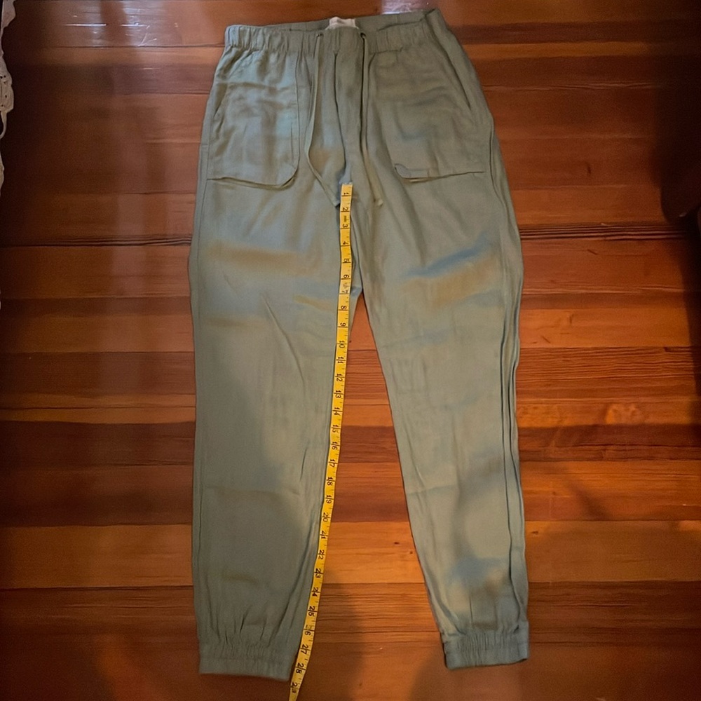 C&C California Linen Joggers/green/Women’s size S